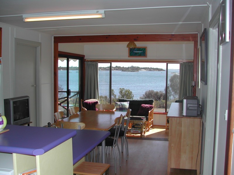 27 Esplanade, Coffin Bay SA 5607