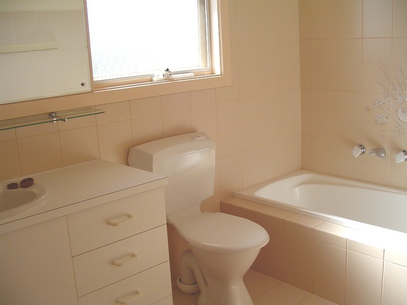 30 Parnkalla Avenue, Port Lincoln SA 5606