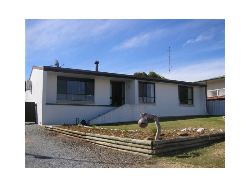 8 Wandana Avenue, Port Lincoln SA 5606