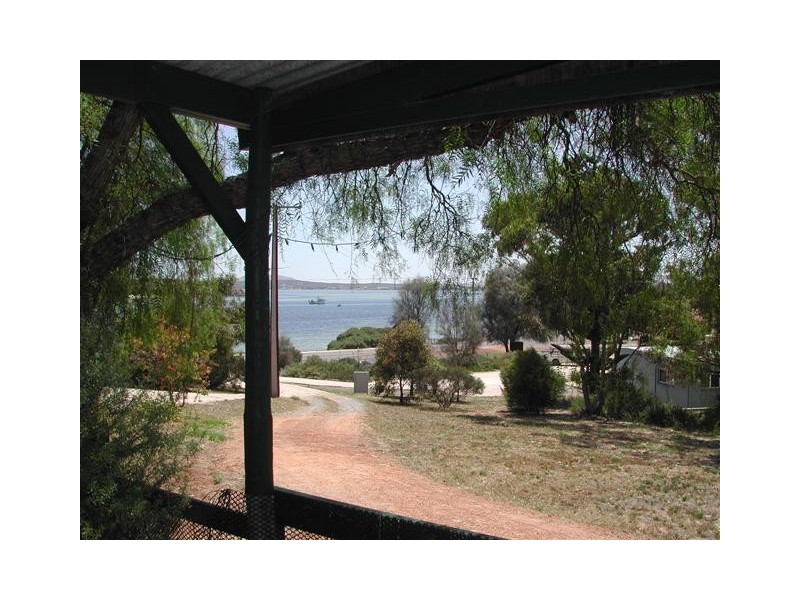 60 Pine Cres, Coffin Bay SA 5607