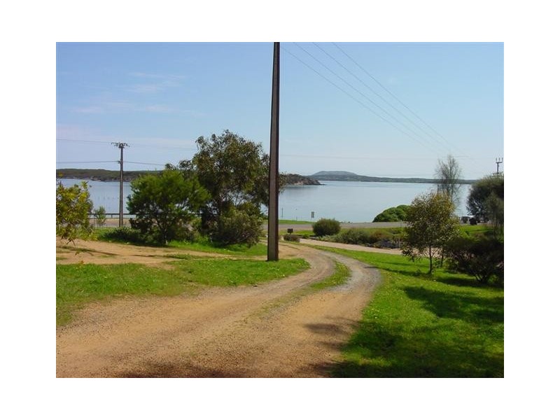 60 Pine Cres, Coffin Bay SA 5607