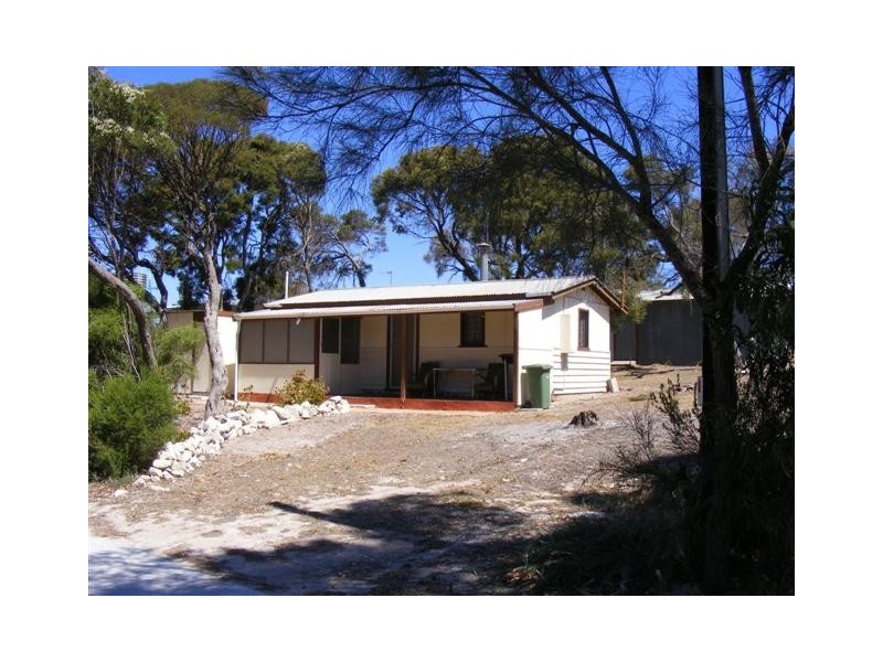 33 Flinders Ave, Coffin Bay SA 5607