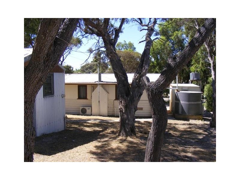 33 Flinders Ave, Coffin Bay SA 5607