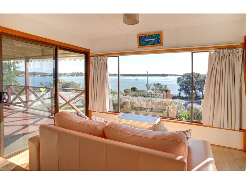 27 Esplanade, Coffin Bay SA 5607
