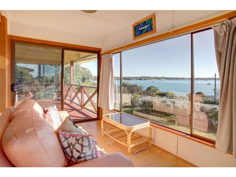 27 Esplanade, Coffin Bay SA 5607