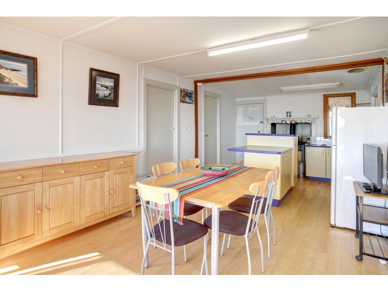 27 Esplanade, Coffin Bay SA 5607