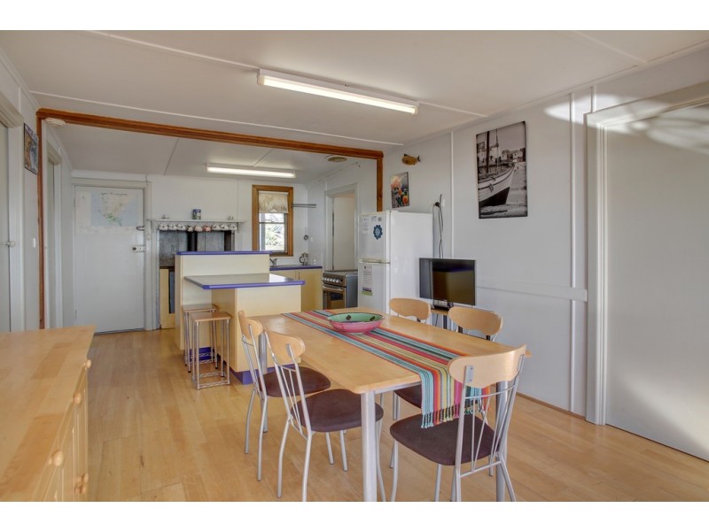 27 Esplanade, Coffin Bay SA 5607