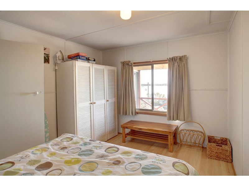 27 Esplanade, Coffin Bay SA 5607