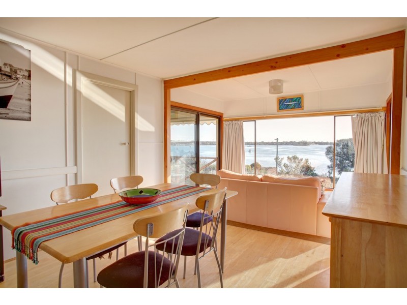 27 Esplanade, Coffin Bay SA 5607