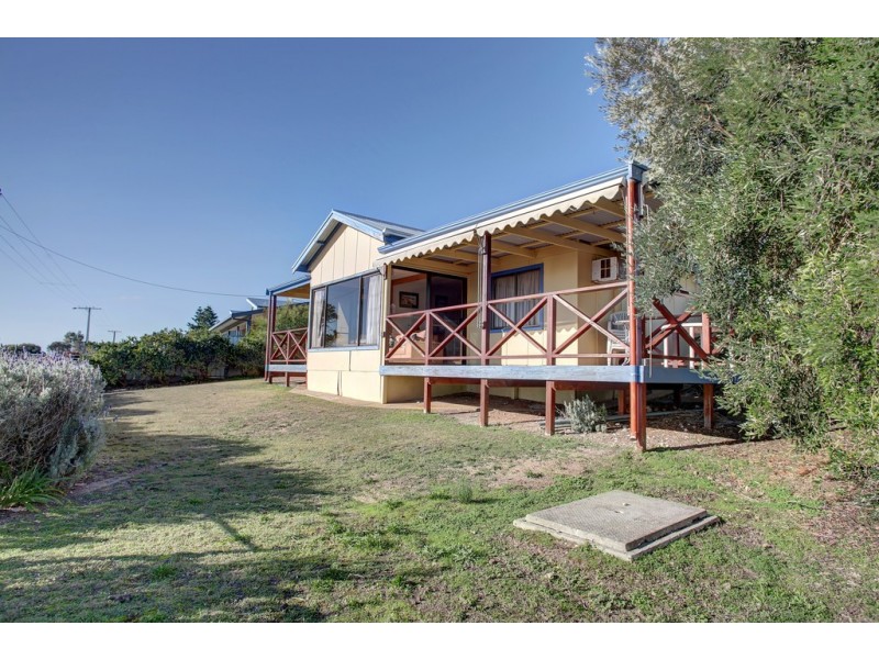 27 Esplanade, Coffin Bay SA 5607