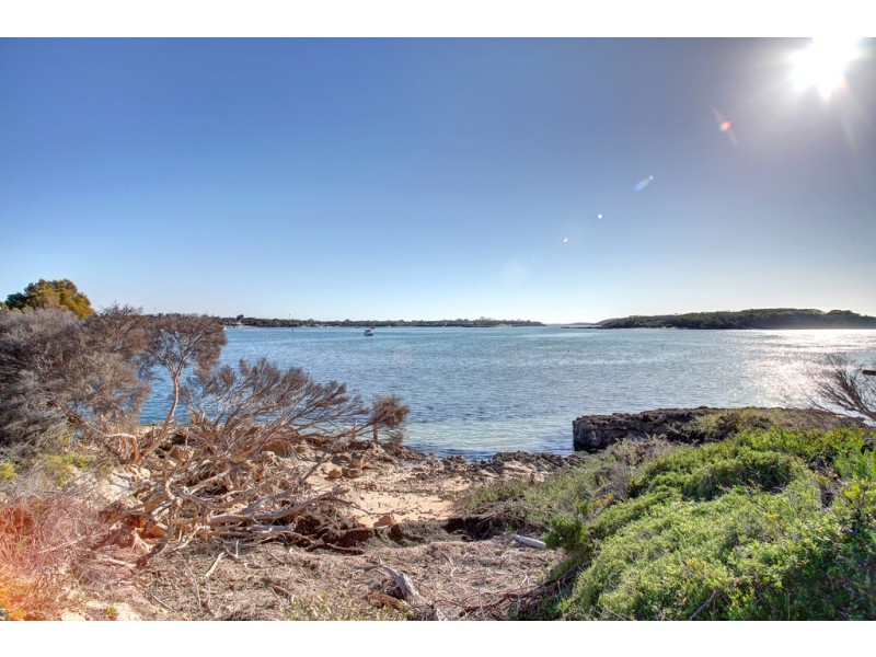 27 Esplanade, Coffin Bay SA 5607