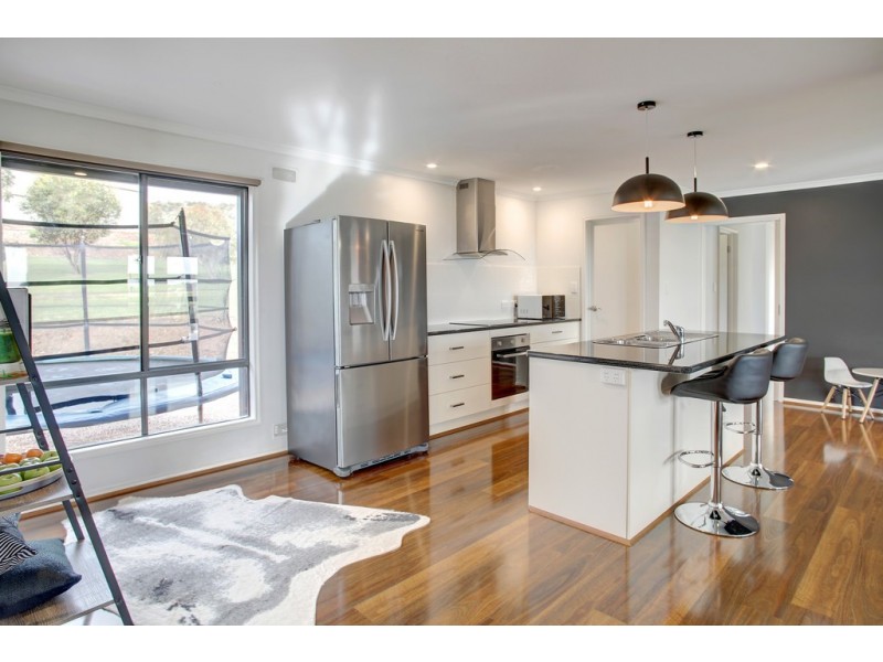 35-41 Lorikeet Court, Boston SA 5607