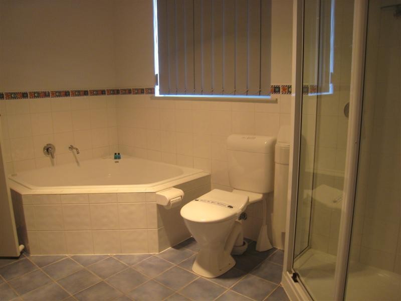 1-4/ 1 North Tce, Tumby Bay SA 5605