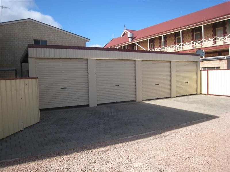 1-4/ 1 North Tce, Tumby Bay SA 5605