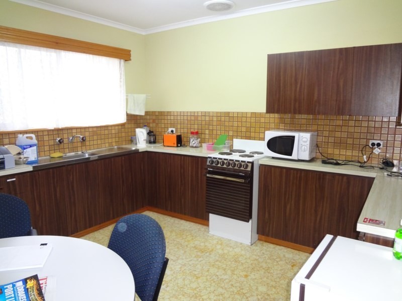 36 Flinders Avenue, Coffin Bay SA 5607