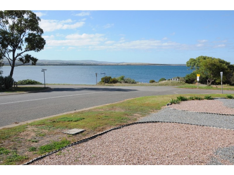 24 Central Street, Louth Bay SA 5607