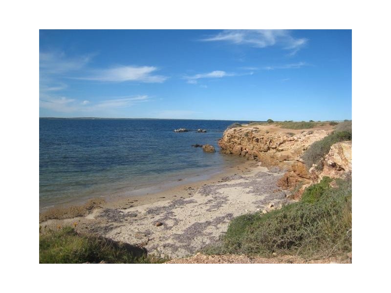 24 Central Street, Louth Bay SA 5607