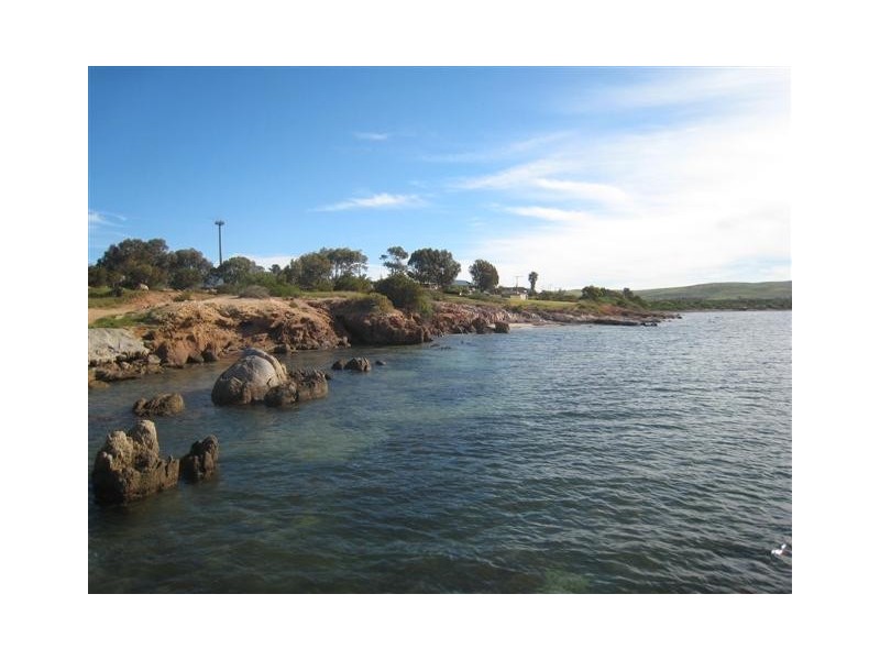 24 Central Street, Louth Bay SA 5607