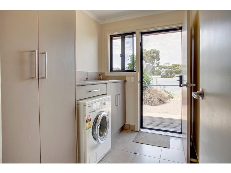 2/3 Murray Drive, North Shields SA 5607