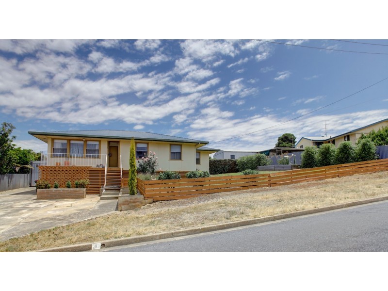 4 Tacoma Street, Port Lincoln SA 5606