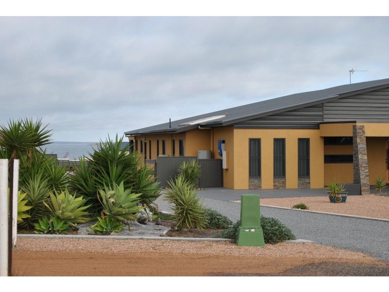 6 Douglas Drive, Ceduna SA 5690