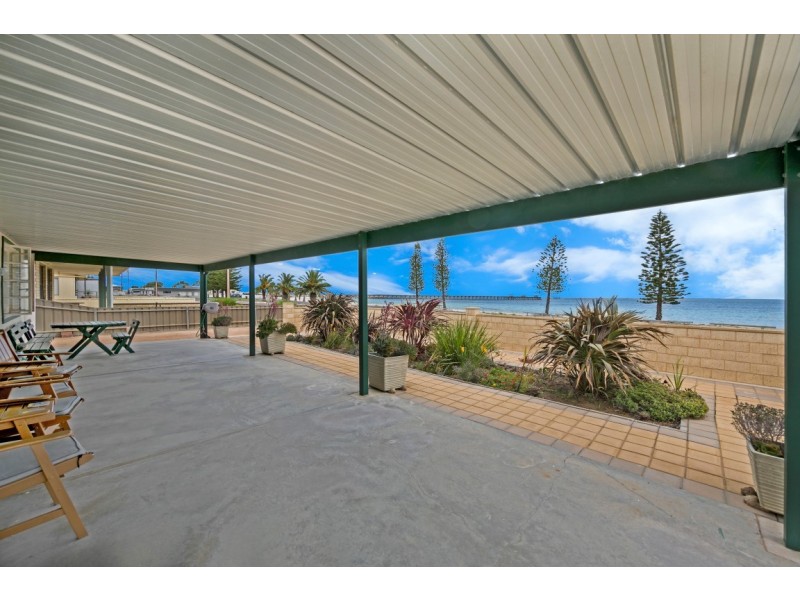 8 Beach Esplanade, Smoky Bay SA 5680