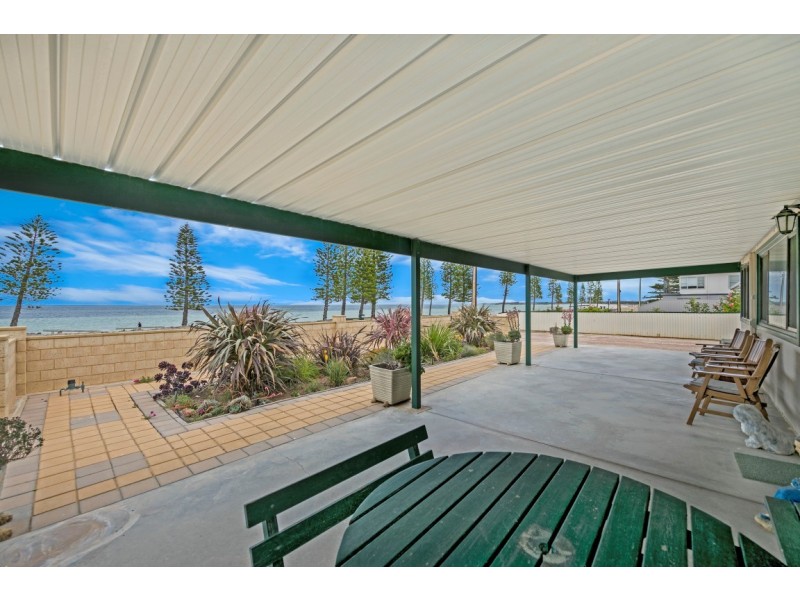 8 Beach Esplanade, Smoky Bay SA 5680