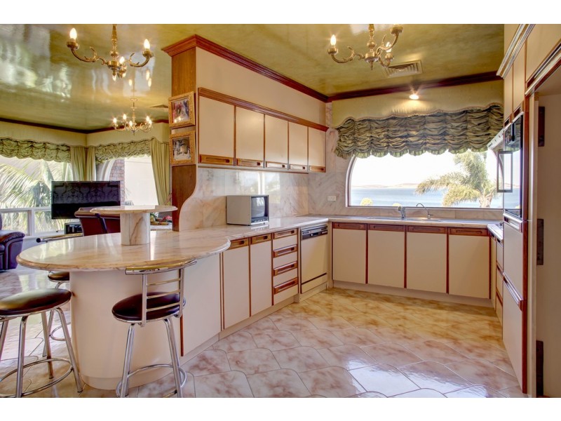 78 Lincoln Highway, Port Lincoln SA 5606