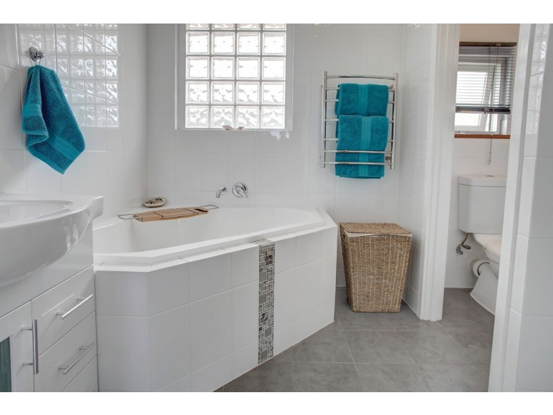 83 Greenly Avenue, Coffin Bay SA 5607