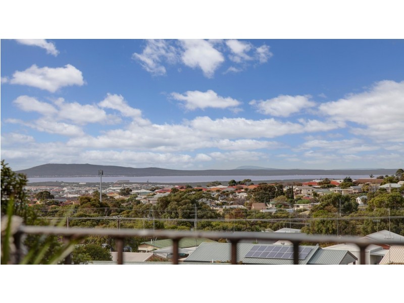 11 Minnipa Avenue, Port Lincoln SA 5606