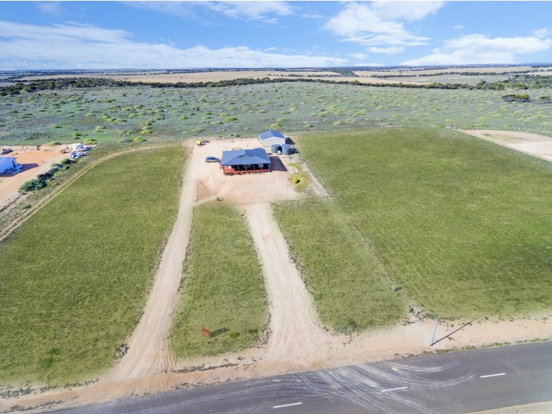 135 Bosanquet Boulevard, Ceduna SA 5690