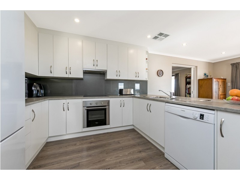 135 Bosanquet Boulevard, Ceduna SA 5690