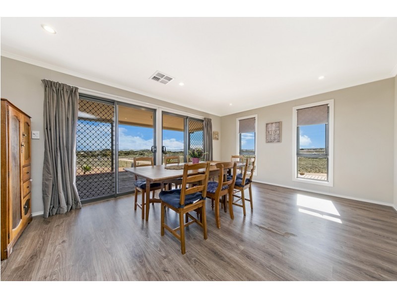 135 Bosanquet Boulevard, Ceduna SA 5690