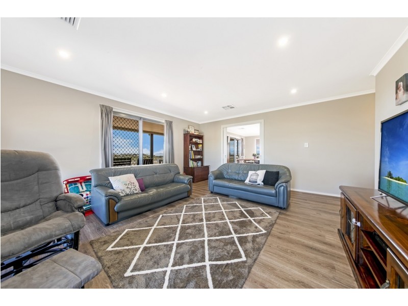 135 Bosanquet Boulevard, Ceduna SA 5690