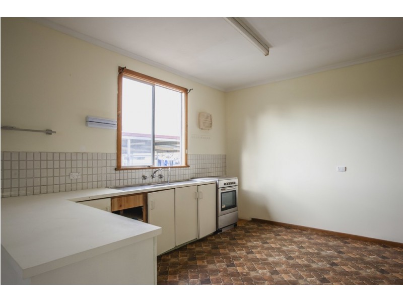 24 Heath Street, Port Lincoln SA 5606