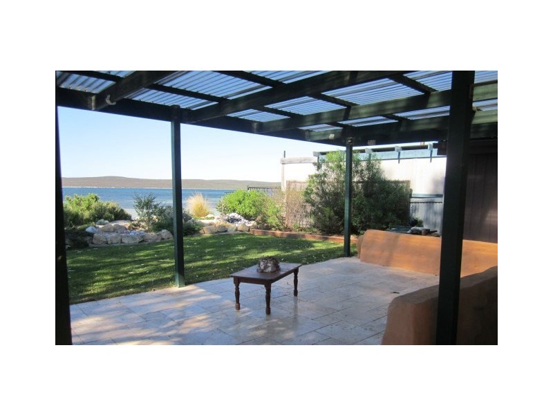 15 Tulka Esplanade, Tulka SA 5607