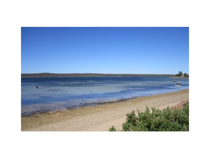 15 Tulka Esplanade, Tulka SA 5607