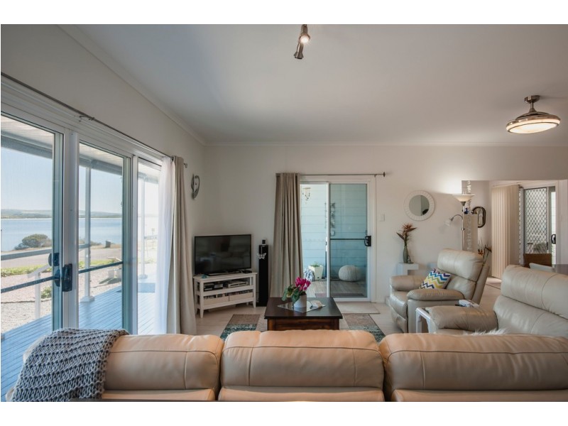 26 Central Street, Louth Bay SA 5607