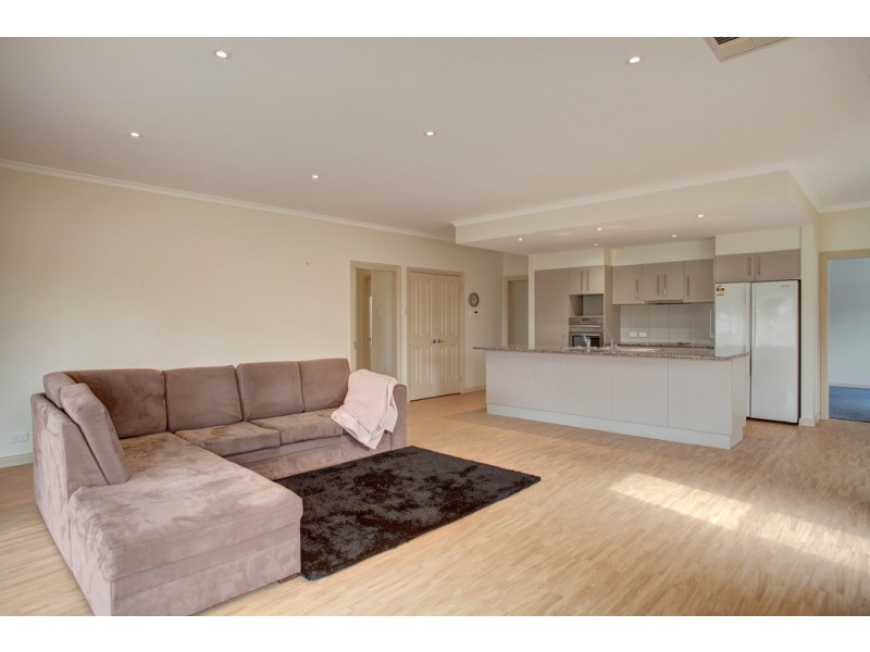 8 Cove View Drive, Port Lincoln SA 5606
