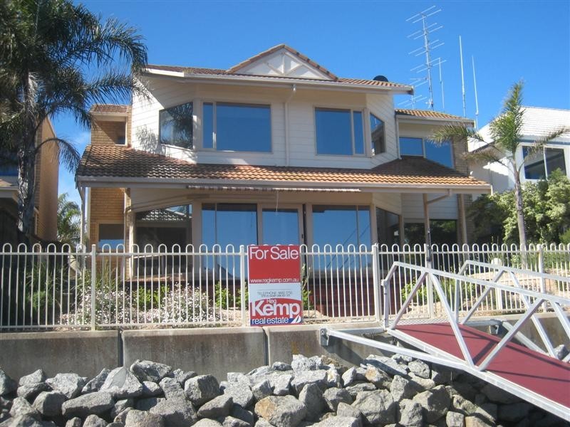 30 Parnkalla Avenue, Port Lincoln SA 5606