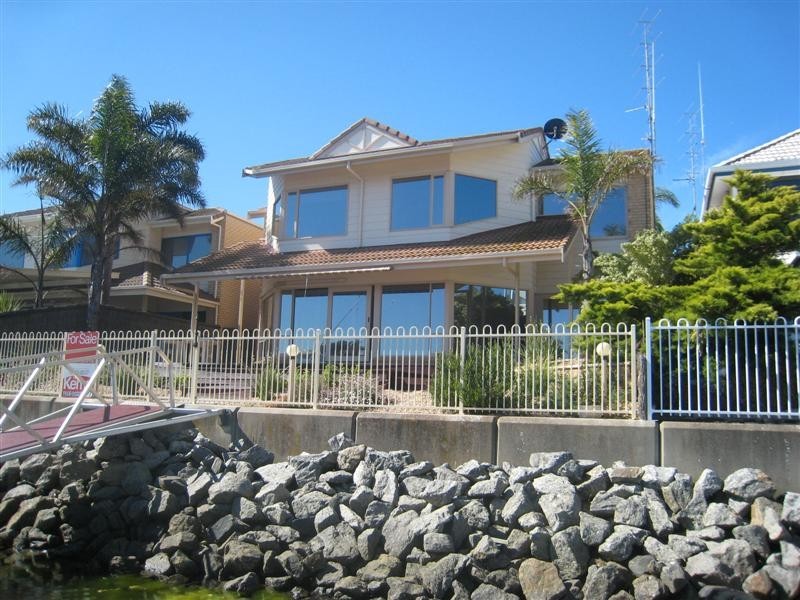 30 Parnkalla Avenue, Port Lincoln SA 5606