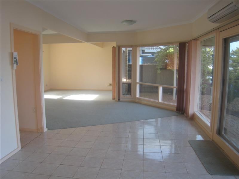 30 Parnkalla Avenue, Port Lincoln SA 5606