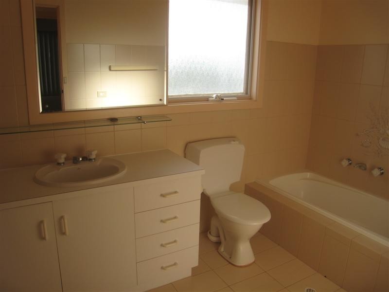 30 Parnkalla Avenue, Port Lincoln SA 5606