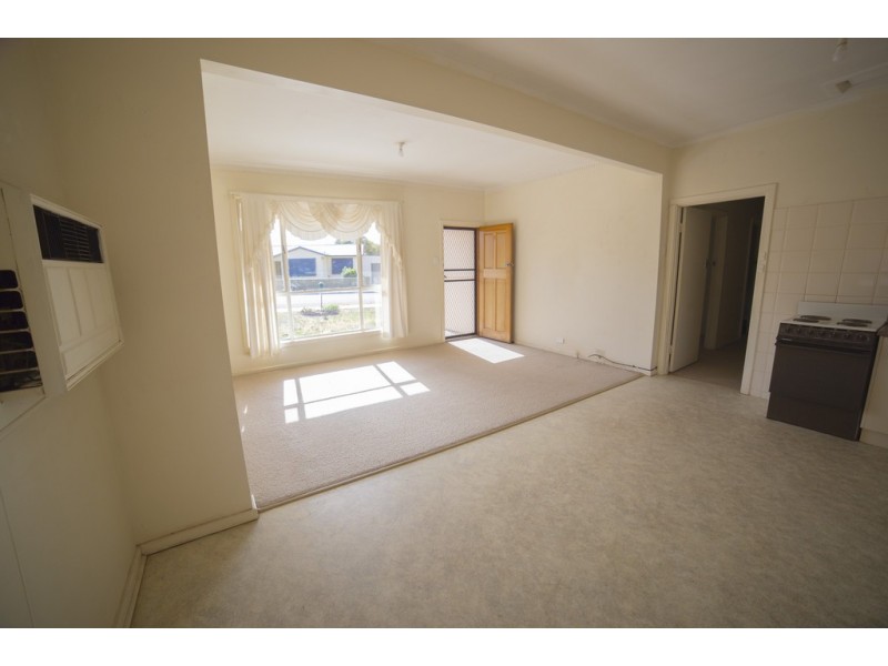 2 Sims Crescent, Cleve SA 5640