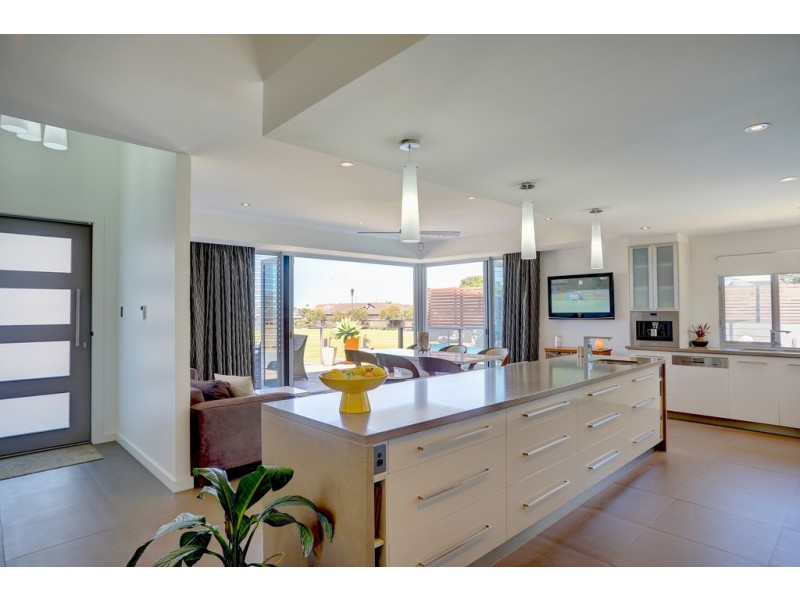 12 Calais Avenue, Port Lincoln SA 5606