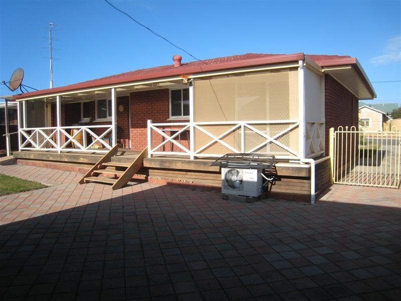 36 Wallis Street, Port Neill SA 5604