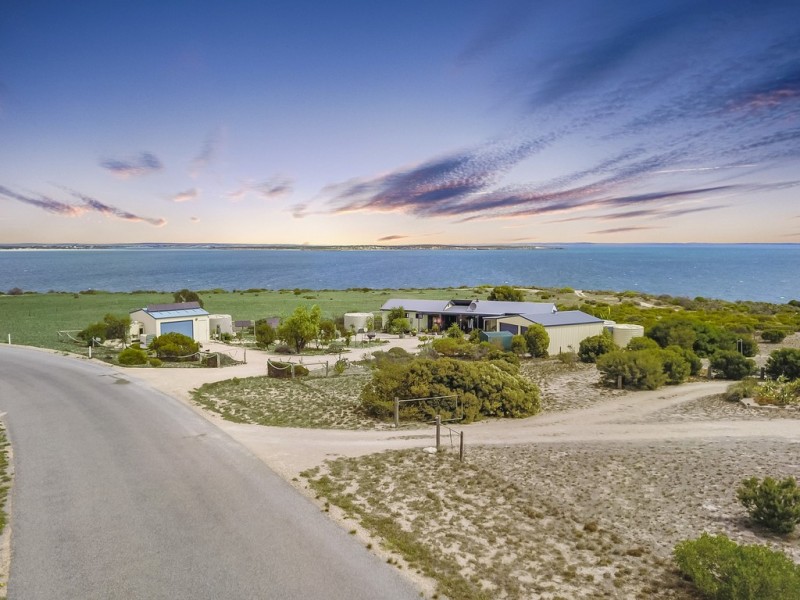 18 Seaview Road, Perlubie SA 5680