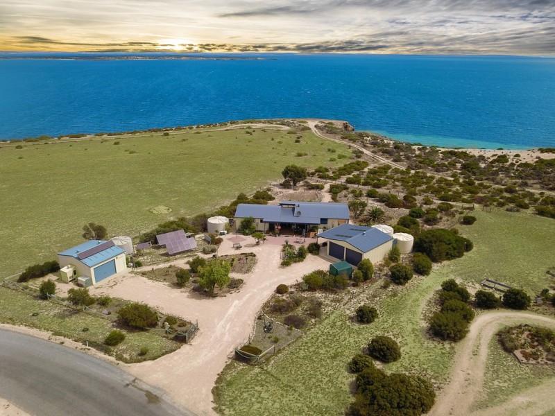 18 Seaview Road, Perlubie SA 5680