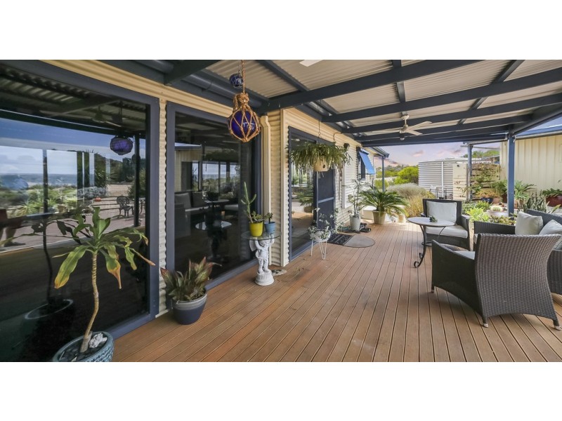 18 Seaview Road, Perlubie SA 5680