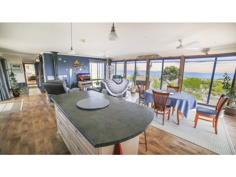 18 Seaview Road, Perlubie SA 5680